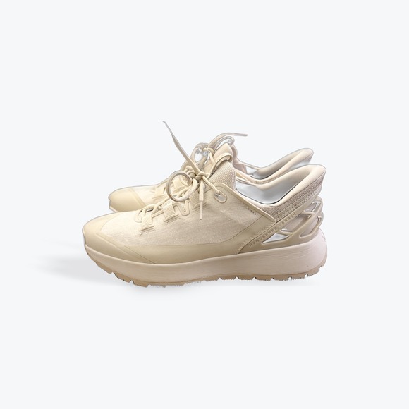 Kizik Men's Size 8 Women's Size 9.5 Beige Slip On Sneakers Shoes